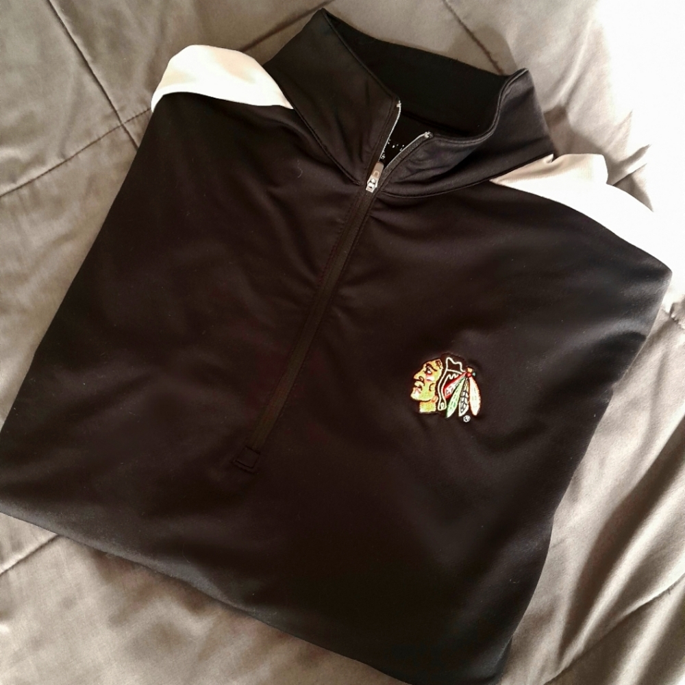 Chicago Blackhawks pull over half zip